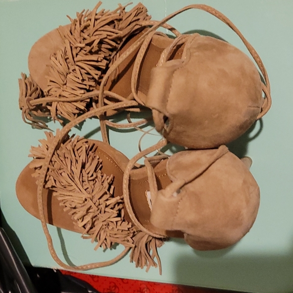 Steve Madden Beige Suede fringe high heel tie up sandal. Size 8 No Box - Picture 4 of 5